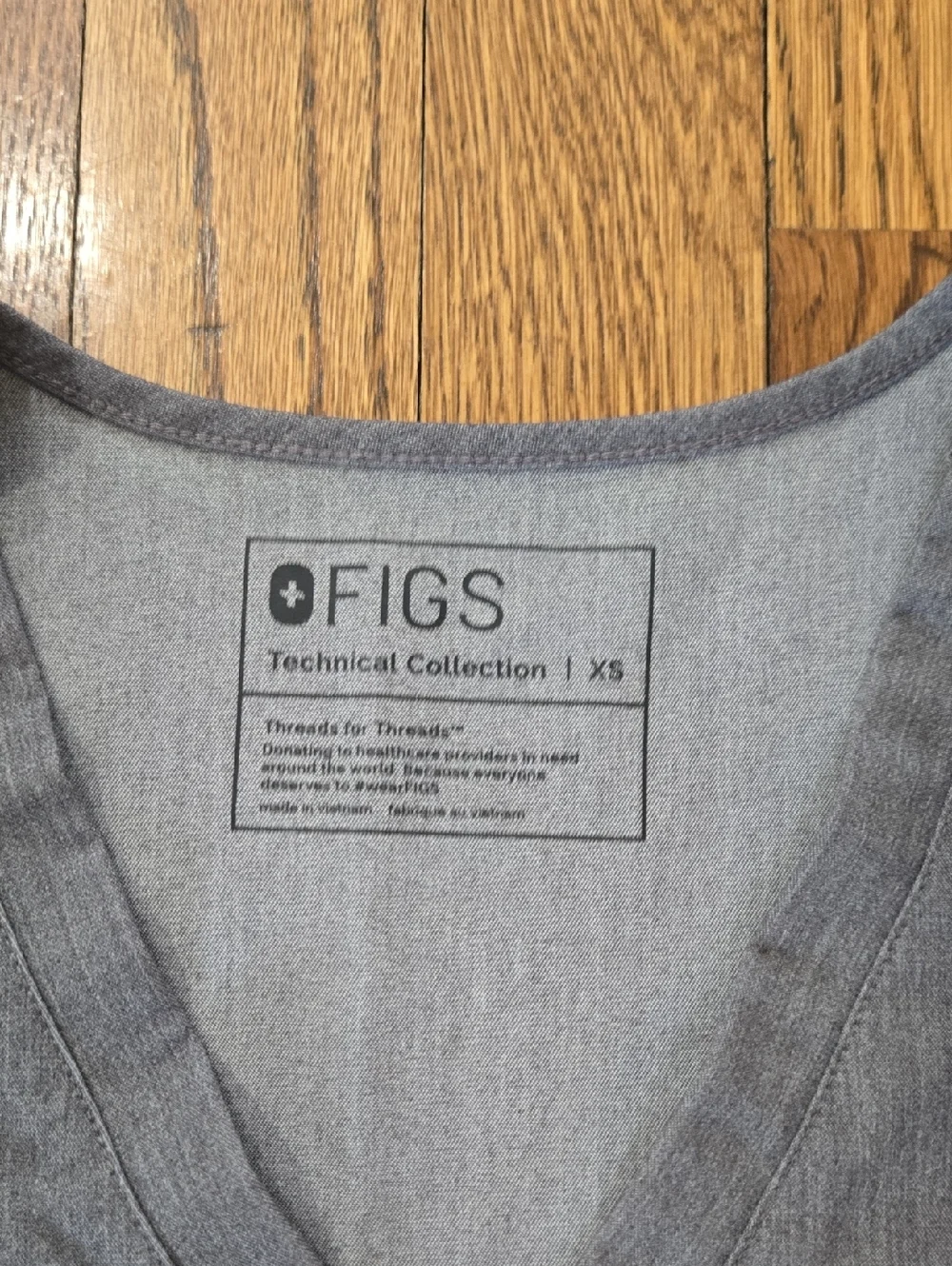 Figs Casma Three-Pocket Scrub Top  Graphite Size XS - Picture 8 of 9